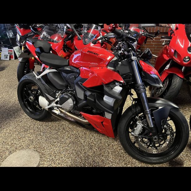 Ducati Streetfighter 916 V2 Red 153HK 6g 2022