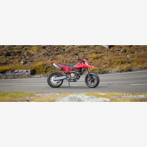 Ducati Hypermotard 698